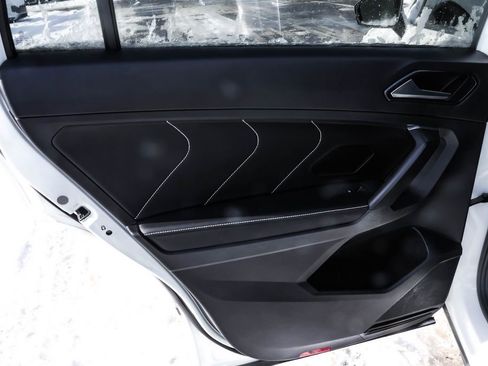 Used 2023 Volkswagen Tiguan SE R-Line image 26