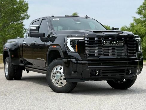 New 2026 GMC Sierra 3500 Denali Ultimate AWD/4WD image 2