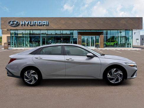 New 2026 Hyundai Elantra Limited image 9