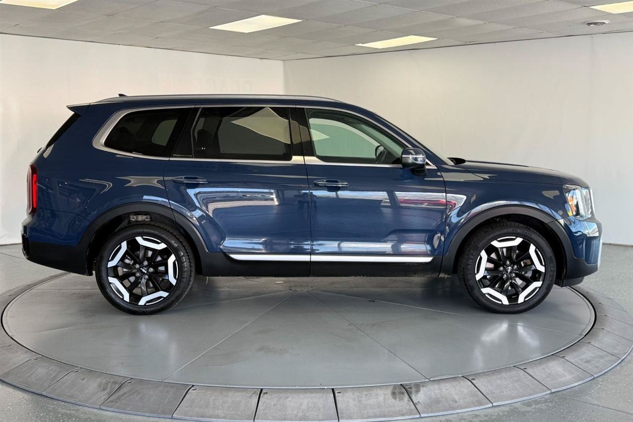 Used 2025 Kia Telluride S AWD/4WD image 8