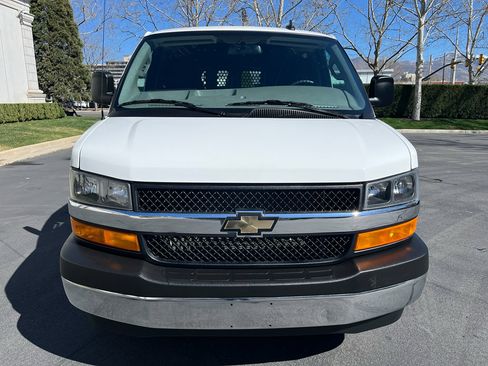 Used 2024 Chevrolet Express 2500 Work Van w/ Driver Convenience Package image 4