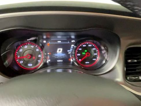 Used 2019 Dodge Charger SXT w/ Blacktop Package AWD/4WD image 23