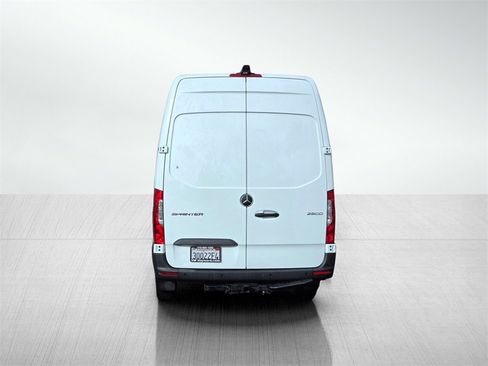 Used 2025 Mercedes-Benz Sprinter 2500 image 5