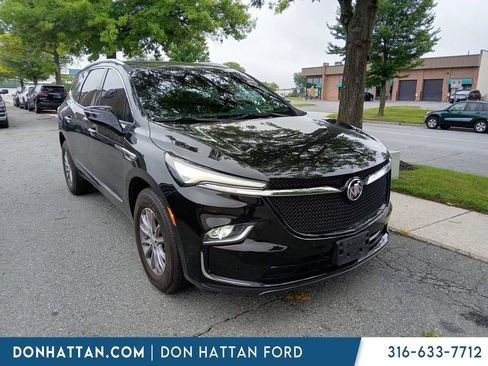 Used 2023 Buick Enclave Essence AWD/4WD image 2