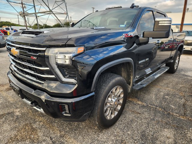 Used 2025 Chevrolet Silverado 2500 LTZ w/ Z71 Chrome Sport Edition AWD/4WD image 3