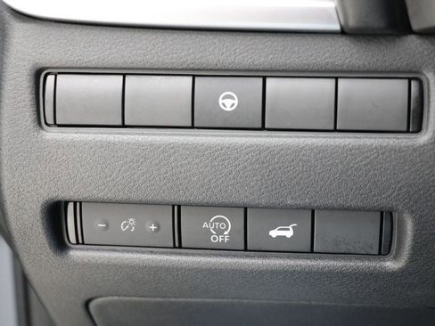 Used 2023 Nissan Rogue SV w/ SV Premium B Package image 28