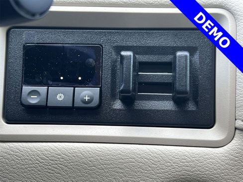 New 2025 Nissan Armada Platinum Reserve image 7