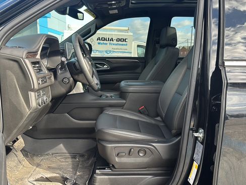 Used 2024 Chevrolet Tahoe LT w/ LT Signature Plus Package image 12