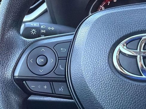Certified 2025 Toyota RAV4 LE FWD image 11