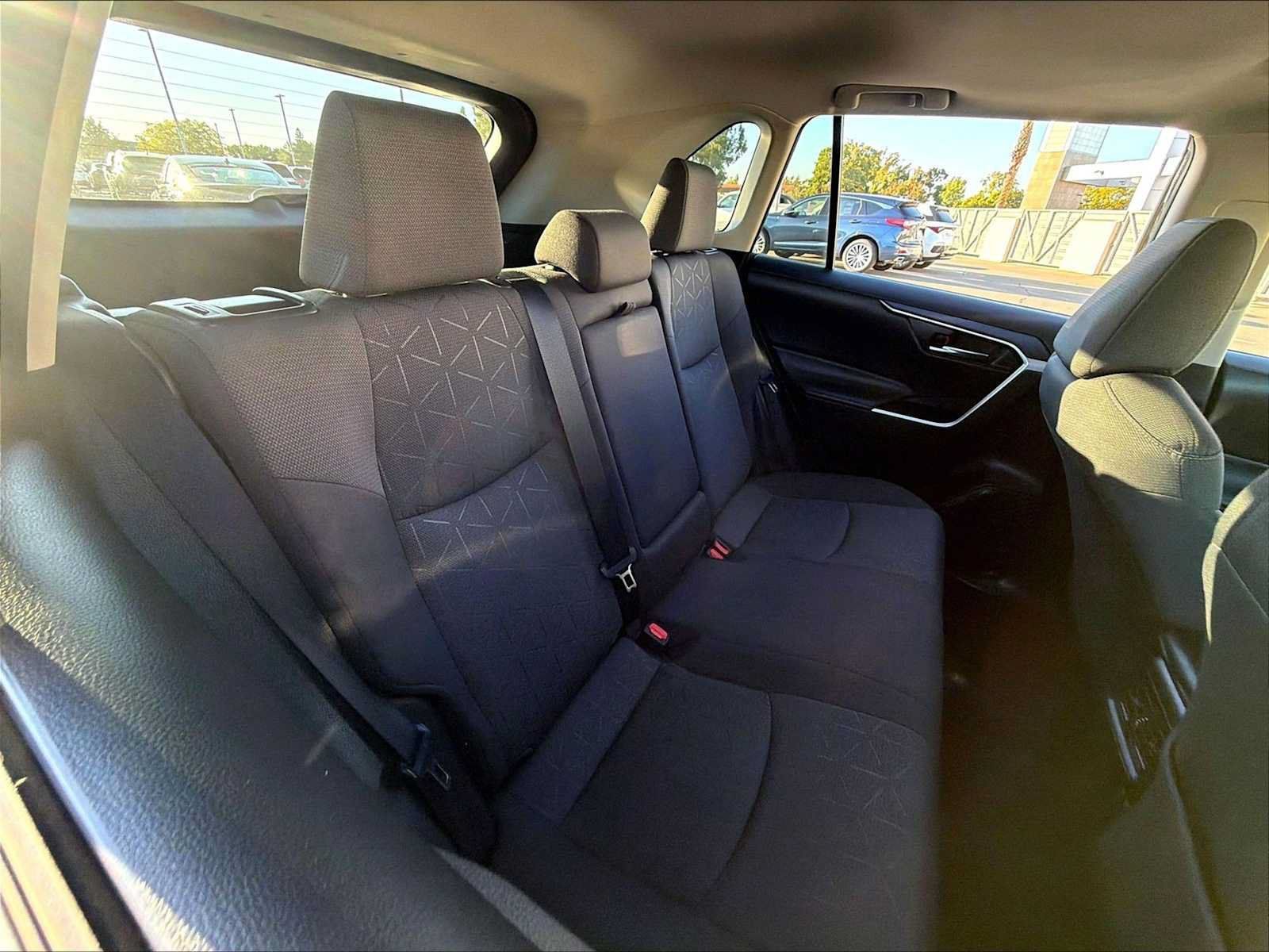 Used 2021 Toyota RAV4 XLE w/ Convenience Package AWD/4WD image 28