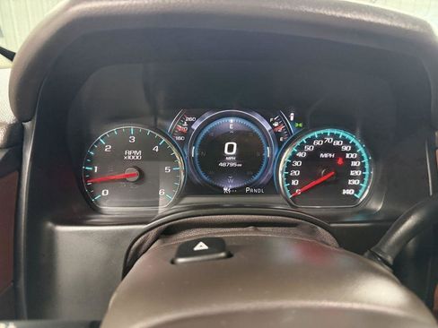 Used 2017 Chevrolet Suburban Premier image 31
