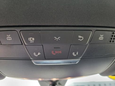 Used 2018 Mercedes-Benz E 400 4MATIC Sedan image 31