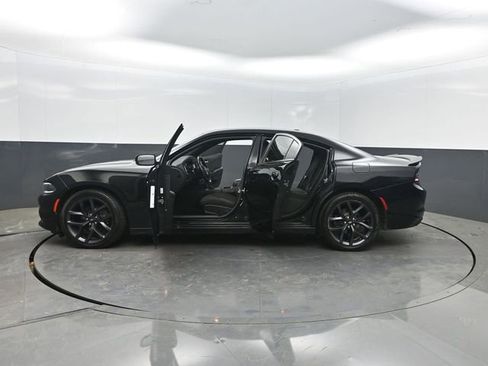 Used 2019 Dodge Charger SXT w/ Blacktop Package RWD image 40