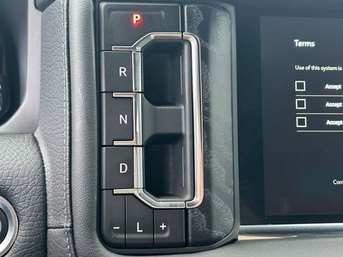 Used 2024 GMC Yukon Denali w/ Denali Reserve Package AWD/4WD image 16