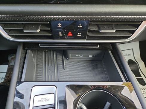 Used 2025 Volkswagen Atlas SEL image 22