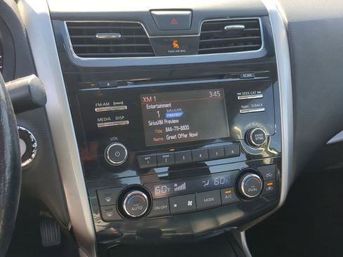 Used 2014 Nissan Altima 2.5 SL w/ Moonroof Package image 18