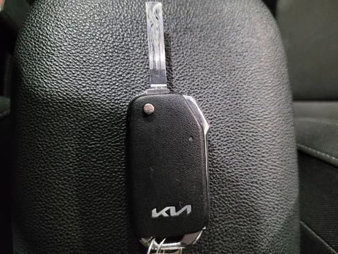Used 2024 Kia Forte LXS FWD image 32