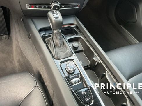 Used 2020 Volvo S60 T5 Momentum FWD image 18