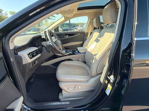 Used 2023 Lincoln Nautilus Reserve w/ Monochromatic Package AWD/4WD image 9