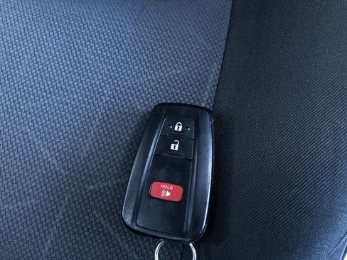 Certified 2025 Toyota RAV4 XLE AWD/4WD image 32
