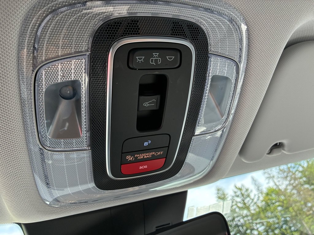 Used 2024 Hyundai Kona Limited AWD/4WD image 30