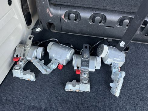 Used 2015 Dodge Grand Caravan SXT image 33