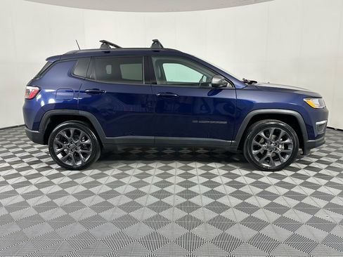 Used 2021 Jeep Compass Latitude w/ Sun and Sound Group AWD/4WD image 9