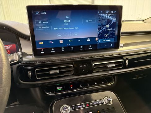 Used 2022 Lincoln Nautilus FWD w/ Premium Package image 17