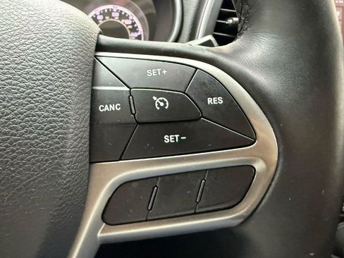 Used 2019 Jeep Cherokee Latitude Plus w/ Cold Weather Group AWD/4WD image 14