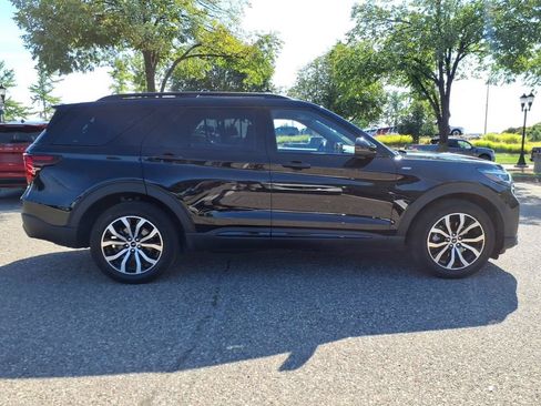 Used 2025 Ford Explorer ST-Line AWD/4WD image 6