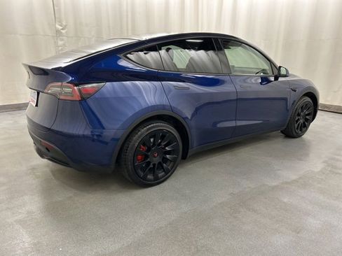 Used 2023 Tesla Model Y Long Range AWD/4WD image 4