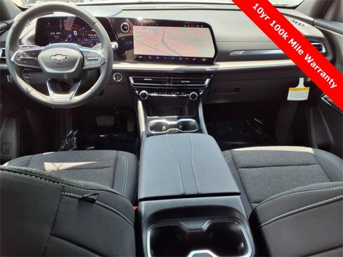 New 2025 Chevrolet Traverse LT w/ Driver Confidence Package image 11