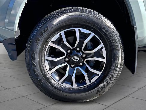 Used 2023 Toyota Tacoma TRD Sport w/ Advanced Technology Package image 11