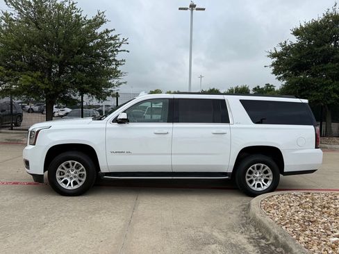 Used 2019 GMC Yukon XL SLT w/ Open Road Package RWD image 2