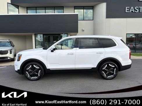 Certified 2024 Kia Telluride S w/ S Sunroof Package AWD/4WD image 2