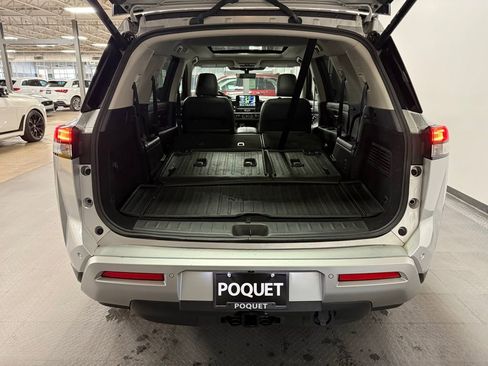 Used 2024 Nissan Pathfinder Platinum w/ Cargo Package AWD/4WD image 25