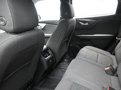 Used 2021 Chevrolet Blazer LT FWD image 24
