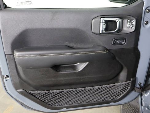 Used 2025 Jeep Wrangler Unlimited Sahara image 20