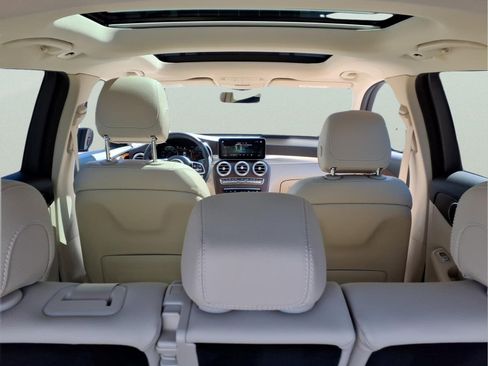 Used 2021 Mercedes-Benz GLC 300 4MATIC image 19