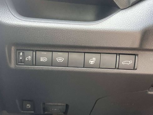 Used 2023 Toyota RAV4 XLE Premium AWD/4WD image 27