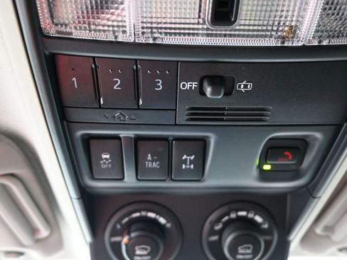 Used 2023 Toyota 4Runner TRD Off-Road Premium AWD/4WD image 18