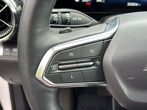 Used 2025 Chevrolet Equinox LT AWD/4WD image 17