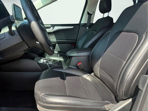 Used 2022 Ford Escape SEL image 9