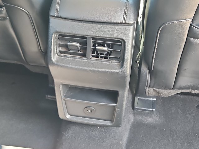 Used 2024 Ford Edge SEL AWD/4WD image 16