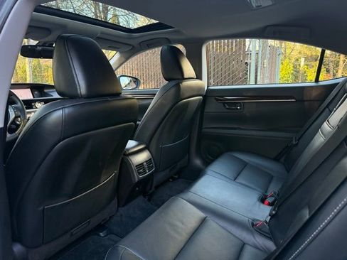 Used 2013 Lexus ES 350 w/ Luxury Pkg image 30