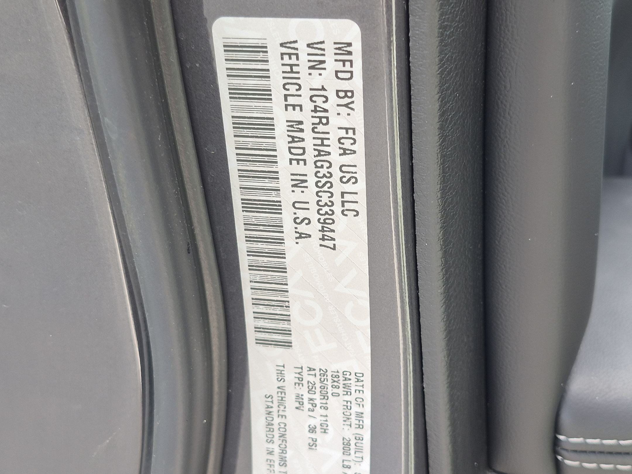 Used 2025 Jeep Grand Cherokee Laredo X w/ Luxury Tech Group I AWD/4WD image 27