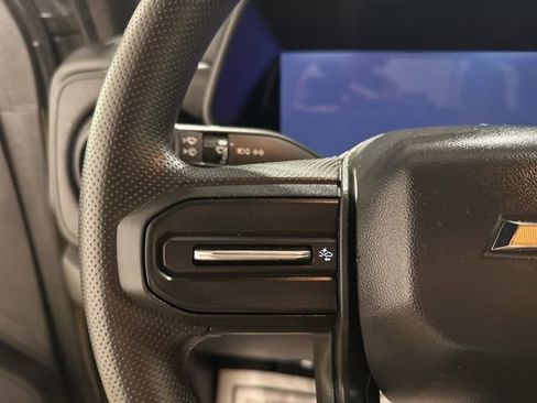 Used 2024 Chevrolet Colorado W/T image 16