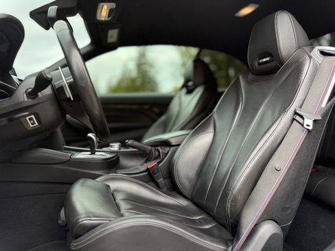 Used 2020 BMW M4 Convertible w/ Competition Package RWD image 21