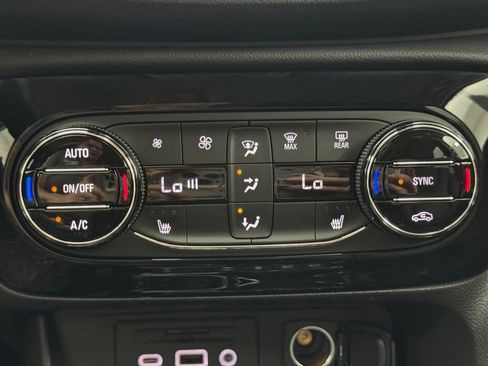 Used 2021 Buick Encore GX Essence w/ Advanced Technology Package FWD image 29