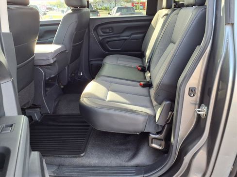 Used 2017 Nissan Titan S image 15
